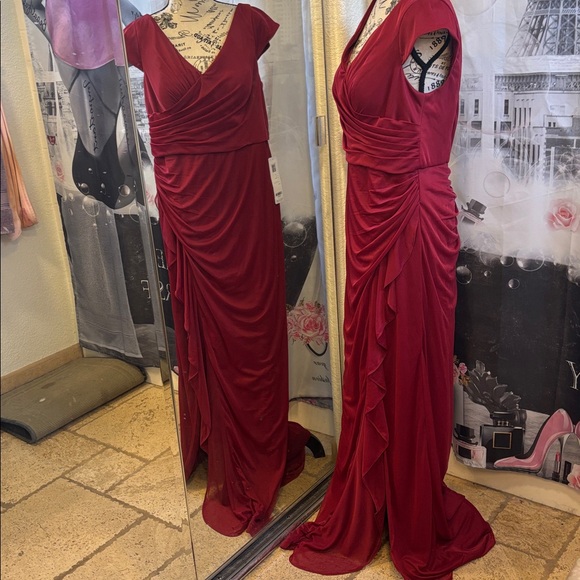 NWT Azazie Roya Stretch Burgundy V-Neck Pleated Dress - Picture 4 of 10